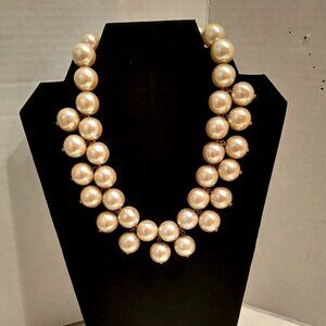 AUTHENTICATION VINTAGE TRIFAIR ELEGANT PEARL NECKLACE